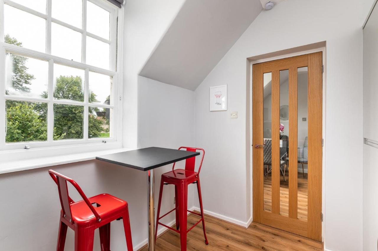 Stylish Apt With Minster Views I Pass The Keys York Exterior foto